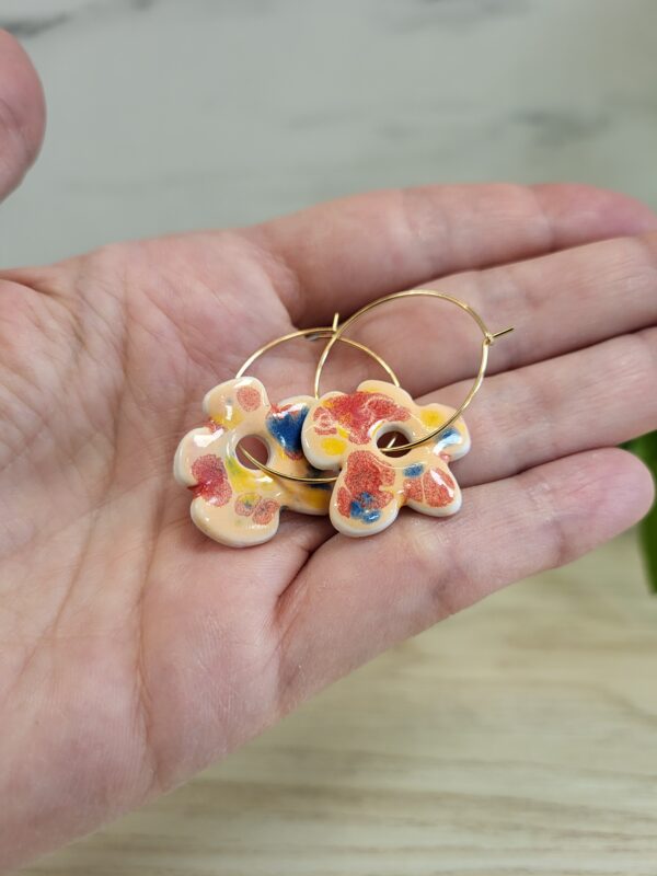 Boucles fleurs en porcelaine